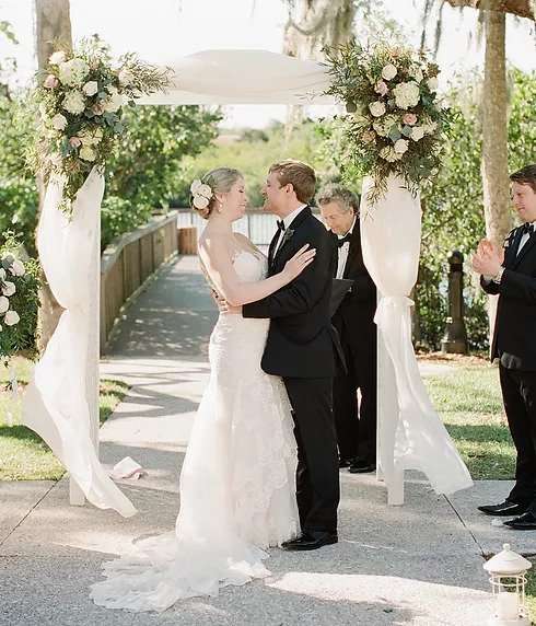 Romantic wedding moment with floral decorations